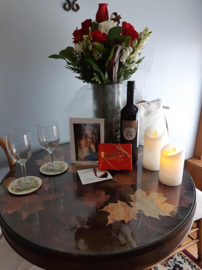 A Hidden Gem Bed And Breakfast Windsor Esterno foto
